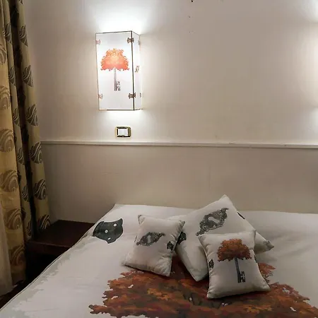 Trastevere 3* Rome