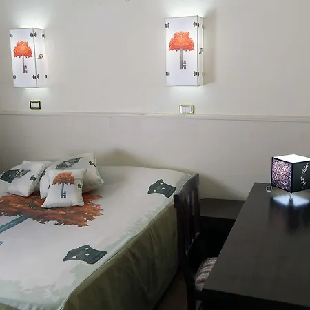 Trastevere 3* Rome